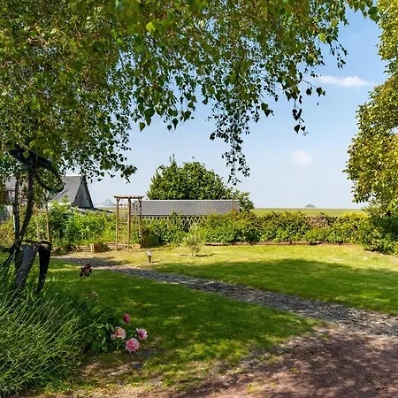 La Halte Des Miquelots - Appt Avec Jardin * Vains