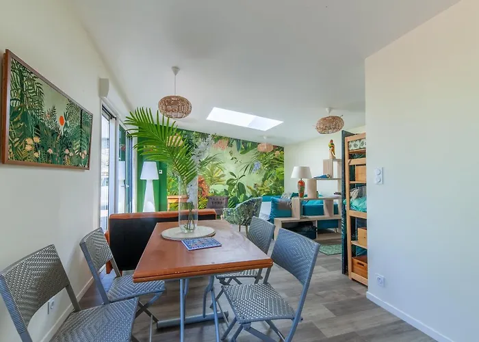 La Halte Des Miquelots - Appt Avec Jardin Vains