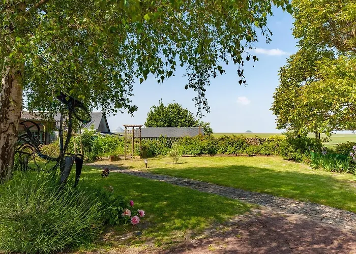 La Halte Des Miquelots - Appt Avec Jardin * Vains