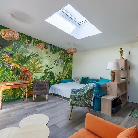 La Halte Des Miquelots - Appt Avec Jardin Apartment Vains