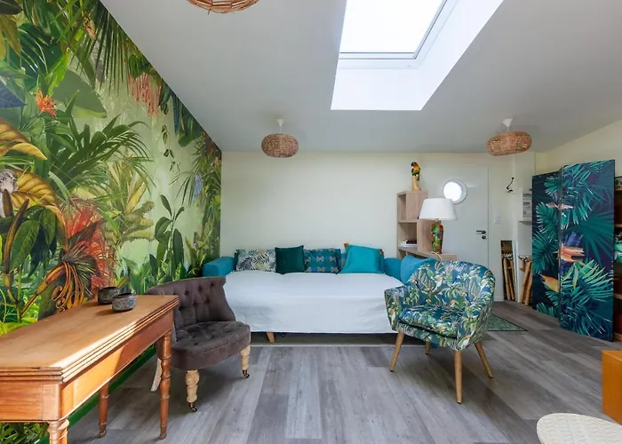 La Halte Des Miquelots - Appt Avec Jardin * Vains